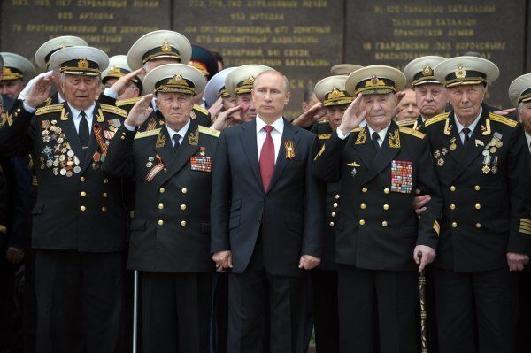 Poutine en Crimée pour les célébrations du Jour de la Victoire - Sputnik Afrique