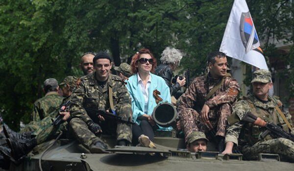 Donetsk : la milice populaire désarme et expulse 150 militaires ukrainiens - Sputnik Afrique