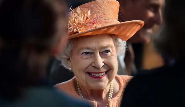 La reine Elizabeth II hôte de la ville de Paris pour le dernier jour de sa visite d'Etat en France - Sputnik Afrique