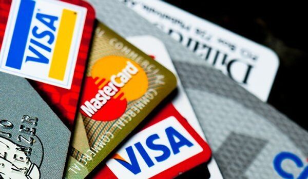 Les taux des cotisations de sécurité pour Visa et MasterCard seront réduits (Chouvalov) - Sputnik Afrique