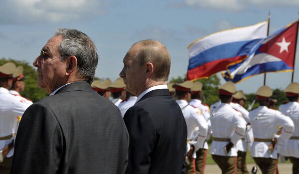 Poutine et Castro ont discuté de l'état ​​de l'économie mondiale - Sputnik Afrique