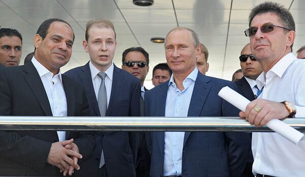 La Russie aidera l'Egypte à construire le nouveau canal de Suez - Sputnik Afrique