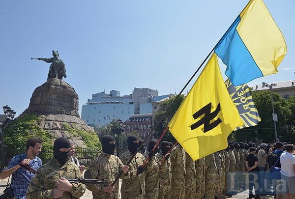 Les symboles nazis des forces armées d'Ukraine et des bataillons de Kiev - Sputnik Afrique