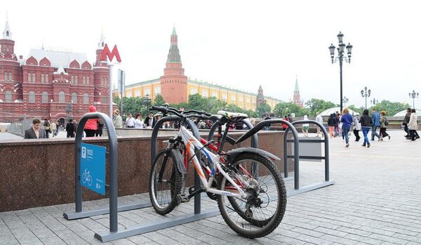 Tourisme à Moscou : des guides à bicyclettes - Sputnik Afrique