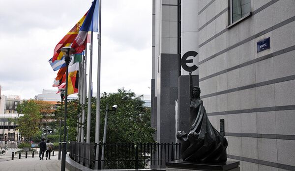 Le PE demande à l'UE d’expliquer les conditions d'annulation des sanctions antirusses - Sputnik Afrique