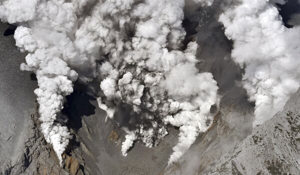 Japon : un homme tué lors d'une éruption volcanique - Sputnik Afrique