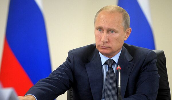 Poutine a rejeté l'idée d'un contrôle total de l'Internet - Sputnik Afrique