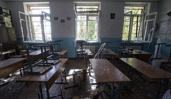Donetsk : la mission de l'OSCE a examiné l'école et arrêt de bus pilonnés - Sputnik Afrique
