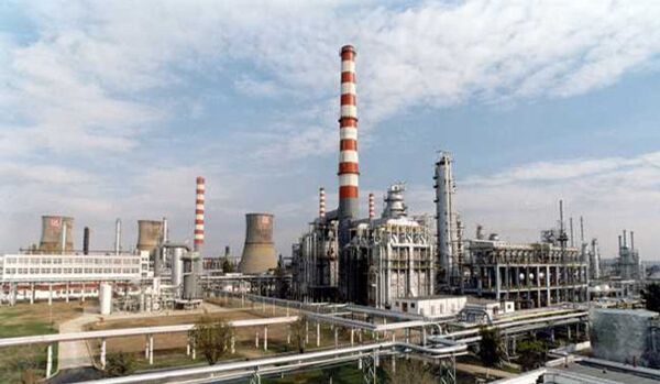 Roumanie : LUKOIL a deux semaines pour prendre la décision sur la remise en service de la raffinerie - Sputnik Afrique