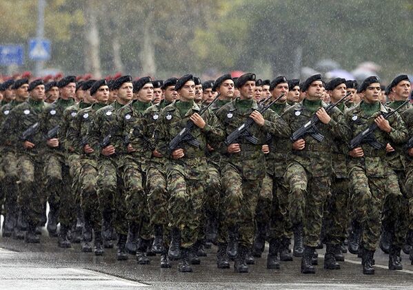 Parade militaire en l'honneur du 70e anniversaire de la libération de Belgrade - Sputnik Afrique