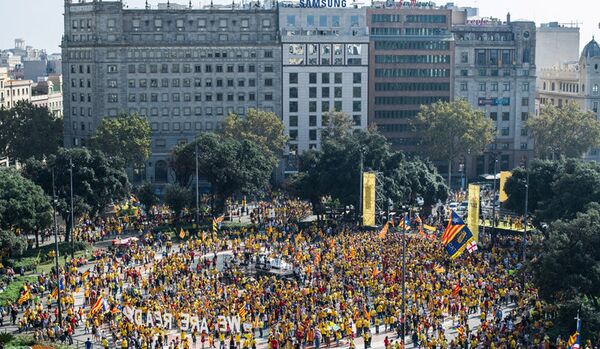 Un rassemblement de soutien à l'indépendance de la Catalogne organisé à Barcelone - Sputnik Afrique