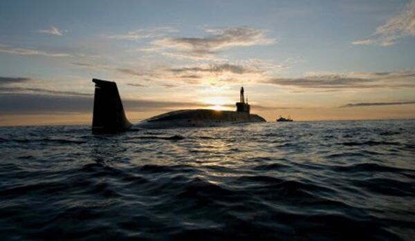 Le sous-marin nucléaire Iouri Dolgorouki effectue un lancement d'un missile Boulava - Sputnik Afrique