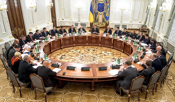 Porochenko est prêt à fixer une nouvelle date pour les élections à Donbass - Sputnik Afrique