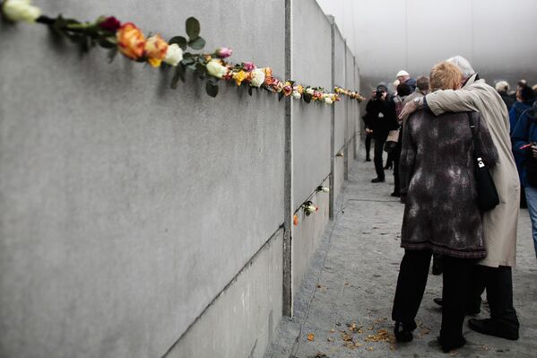Le 25e anniversaire de la chute du mur de Berlin - Sputnik Afrique