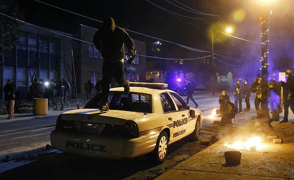 Plus de 40 personnes interpellées pendant les émeutes à Ferguson - Sputnik Afrique