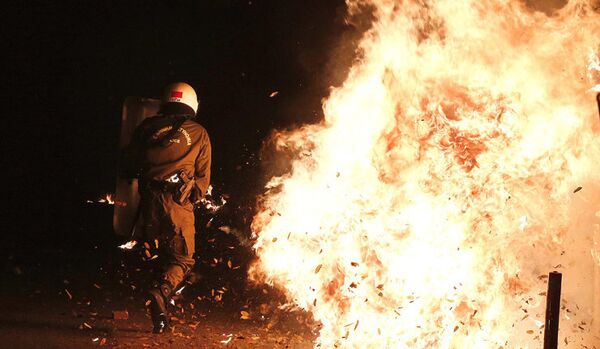 Athènes : environ 300 personnes interpellées après les émeutes - Sputnik Afrique