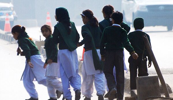 Pakistan : 84 enfants tués dans l'attaque d'une école militaire par les talibans - Sputnik Afrique