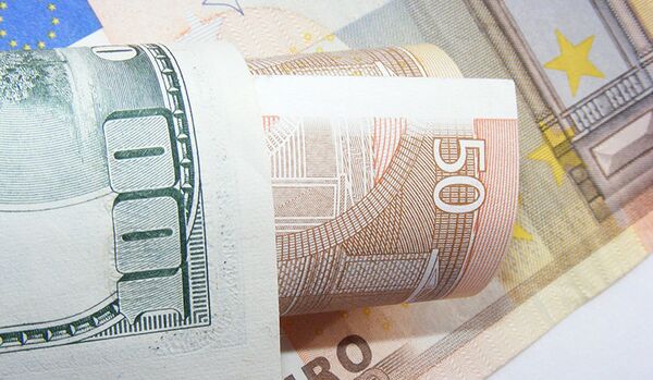 Dollars et euros - Sputnik Afrique