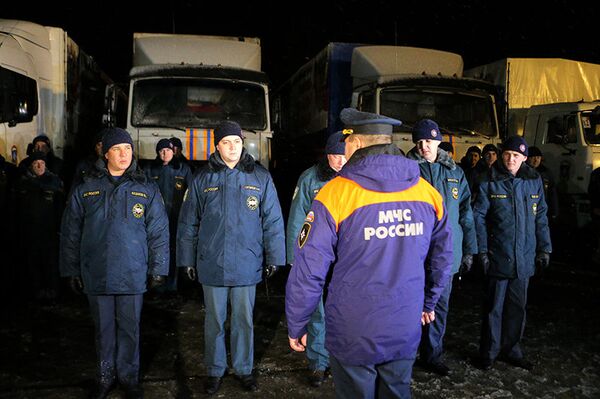 Un convoi humanitaire se dirige vers l'Ukraine - Sputnik Afrique