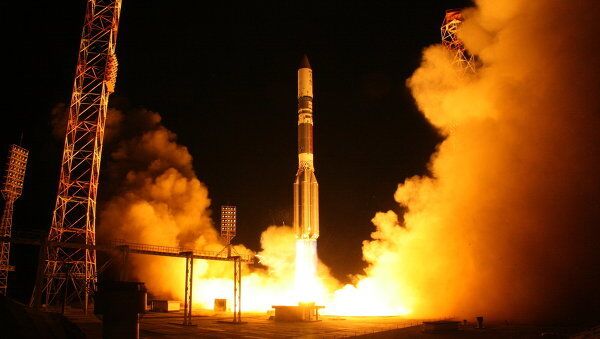 Un lanceur russe Proton-M met en orbite un satellite européen (Roskosmos) - Sputnik Afrique
