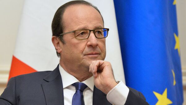 François Hollande manque de courage politique (Marine Le Pen) - Sputnik Afrique