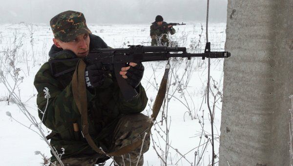 Des armes américaines découvertes dans l'aéroport de Donetsk - Sputnik Afrique