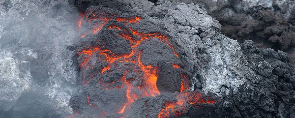 Eruption volcanique aux Tonga: une nouvelle île est née - Sputnik Afrique