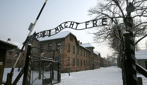 MAE de Pologne : Auschwitz a été libéré par les Ukrainiens - Sputnik Afrique
