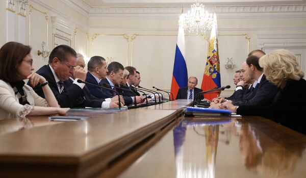 Poutine approuve le plan anti-crise du gouvernement - Sputnik Afrique