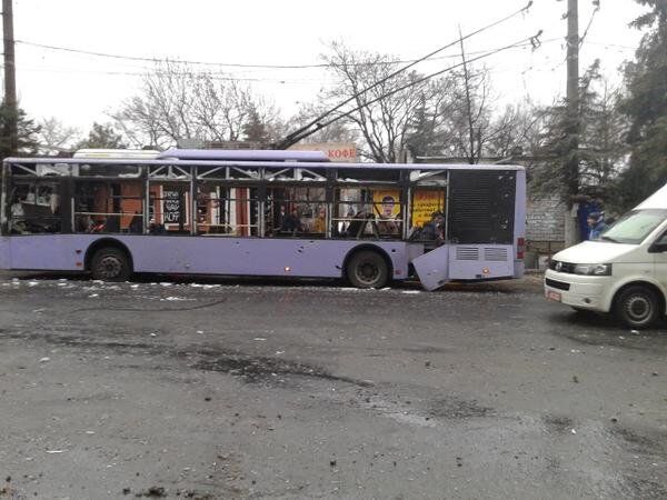 Donetsk : 13 tués par un tir d'obus sur un arrêt de trolley - Sputnik Afrique