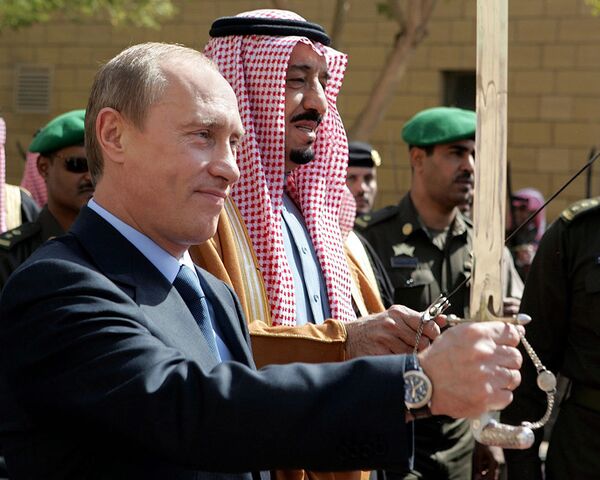 Le nouveau roi Salmane d'Arabie saoudite a déclaré vendredi qu’il n'y aurait pas de changement dans la politique du royaume après la mort de son prédécesseur Abdallah, et a appelé à l'unité parmi les musulmans divisés par la guerre. - Sputnik Afrique