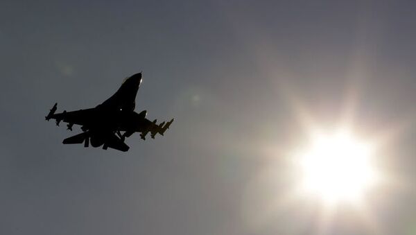 Dix morts, 13 blessés dans le crash d'un F-16 grec en Espagne - Sputnik Afrique
