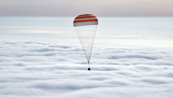 Après 340 jours dans l'espace, l'équipage de l'ISS a atterri - Sputnik Afrique