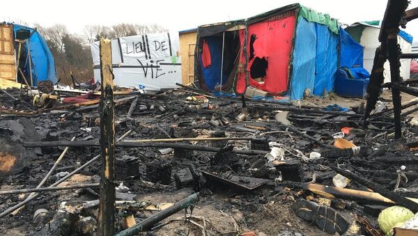 Situation dans le camp des réfugiés à Calais - Sputnik Afrique