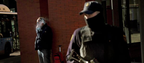 Policier espagnol - Sputnik Afrique