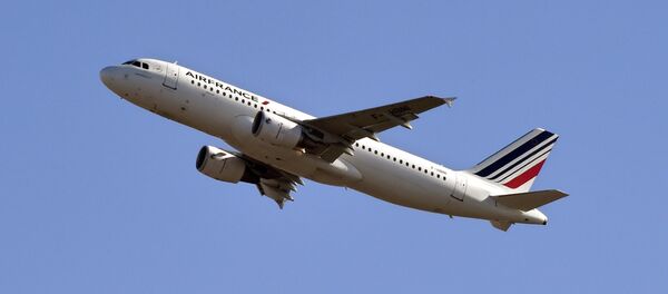 An Air France Airbus A320 takes off from Toulouse-Blagnac airport on February 10, 2015. - Sputnik Afrique