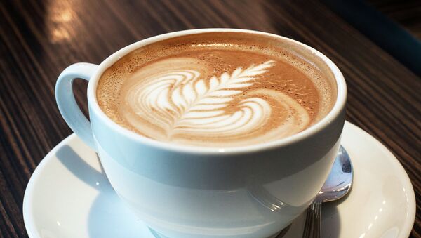 Les buveurs de café risquent moins de développer la sclérose en plaques - Sputnik Afrique