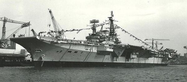 Le porte-avions britannique HMS Hermès - Sputnik Afrique