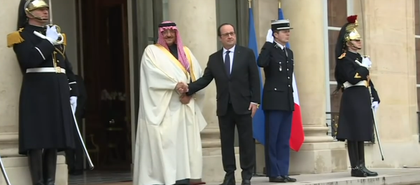 François Hollande reçoit le prince héritier saoudien à l'Elysée - Sputnik Afrique