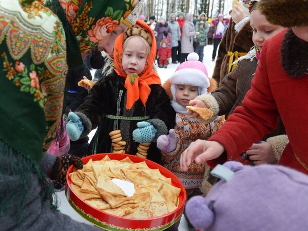 Maslenitsa, célébration du Mardi Gras en Russie 2016 - Sputnik Afrique