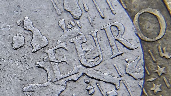 Detail of a European map, including Great Britain, is seen on the face of a Euro coin in London, Britain - Sputnik Afrique