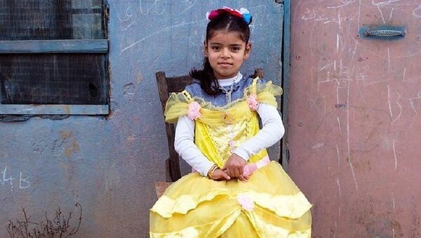 Un artiste syrien déguise des petites réfugiées syriennes en princesses Disney - Sputnik Afrique