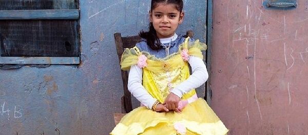 Un artiste syrien déguise des petites réfugiées syriennes en princesses Disney - Sputnik Afrique