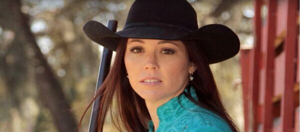 Une militante du port d’armes qui a reçu une balle tirée de son fils de 4 ans - Sputnik Afrique