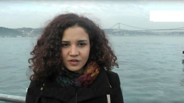 Une étudiants d'Istanbul s'excuse pour l'avion russe abattu par la Turquie - Sputnik Afrique