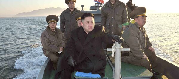 North Korean leader Kim Jong Un rides on a boat - Sputnik Afrique