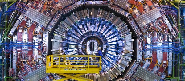 Les scientifiques travaillant avec le Grand collisionneur de hadrons [LHC] sont optimistes d'une nouvelle percée dans la physique des particules - Sputnik Afrique