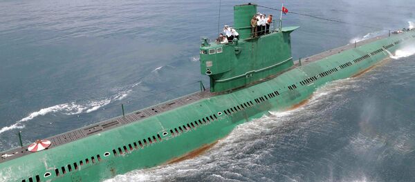 Kim Jong-un à bord d'un sous-marin - Sputnik Afrique