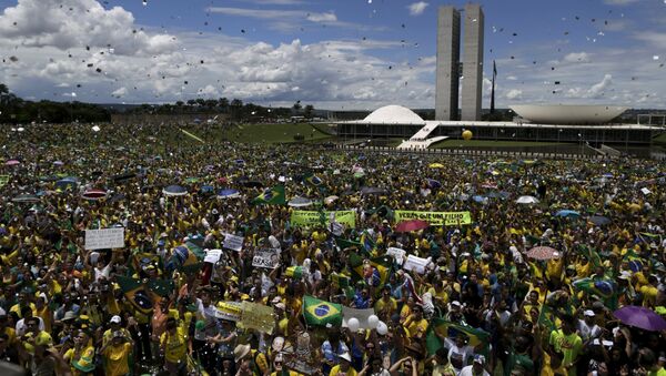 Brésil: manifestations d'ampleur historique contre la présidente Rousseff - Sputnik Afrique