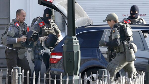 Des policiers visés par des tirs lors d'une perquisition à Bruxelles - Sputnik Afrique